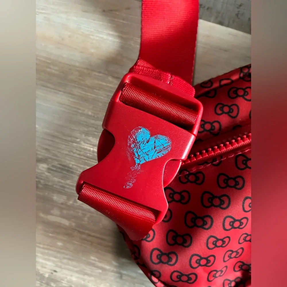Hello Kitty Red Fanny pack - Picture 3 of 8